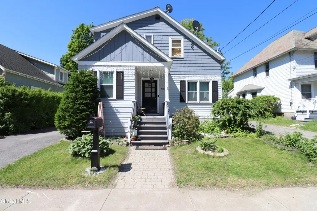 828 Harrison Ave
