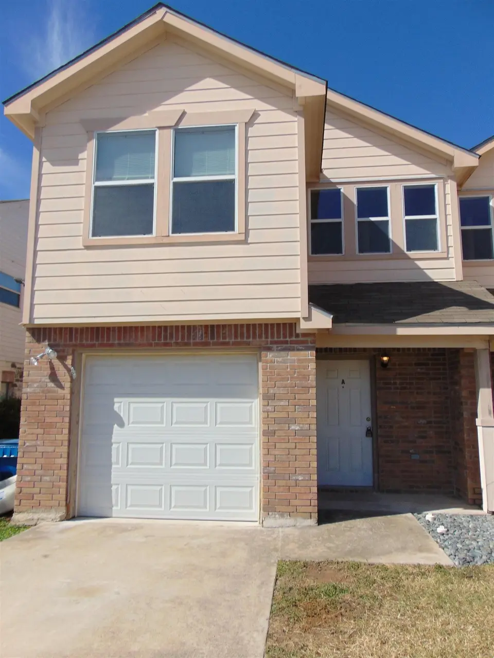 1600 B Claremont Cir