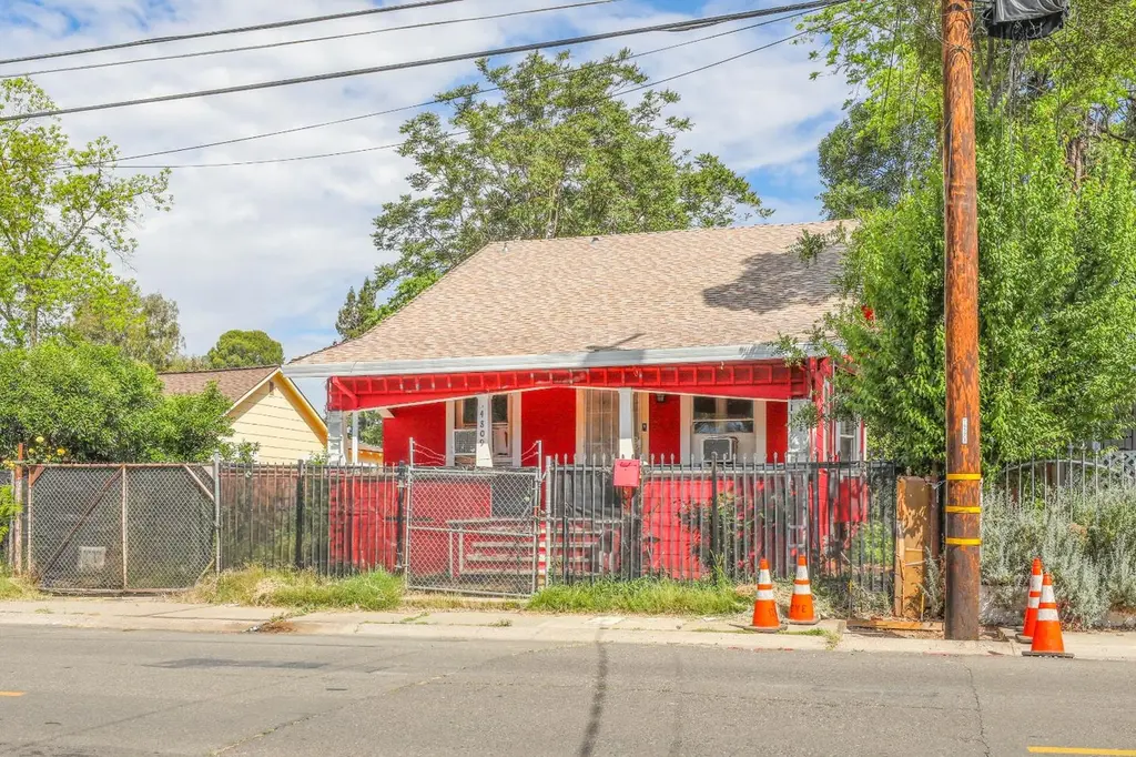 4809 Parker Ave