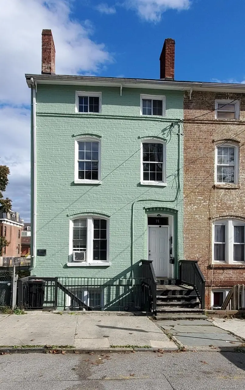 71 Lander St
