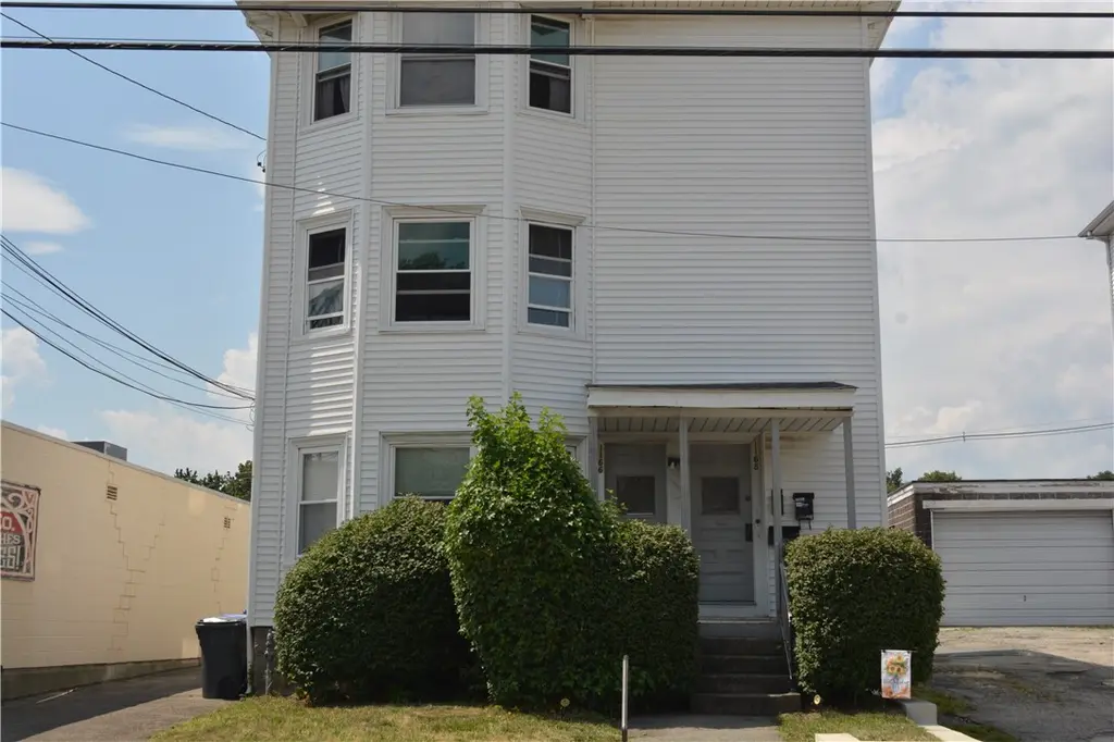 1166 1068 North Main St
