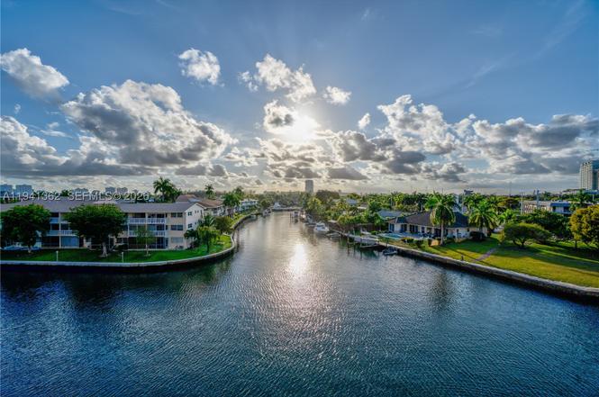 437 Golden Isles Dr Unit 4D