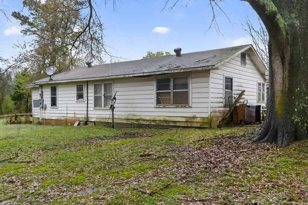 444 Henshaw Rd