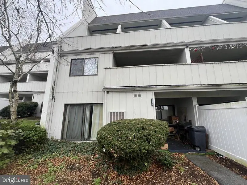 118 Summit House #118