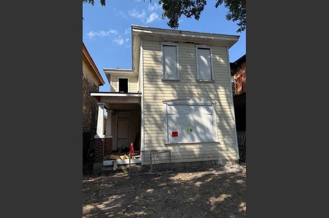 835 Summit St
