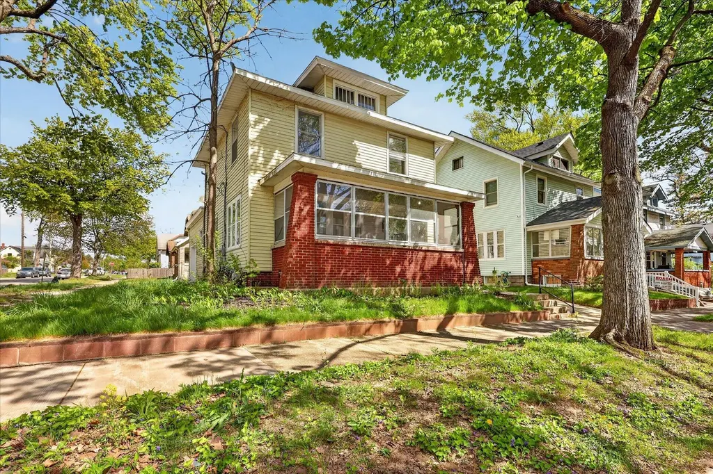 900 Dallas Ave SE