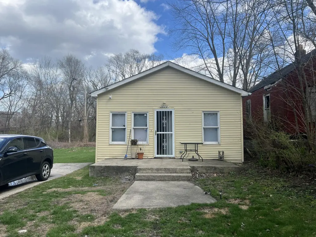 1325 Durbin St