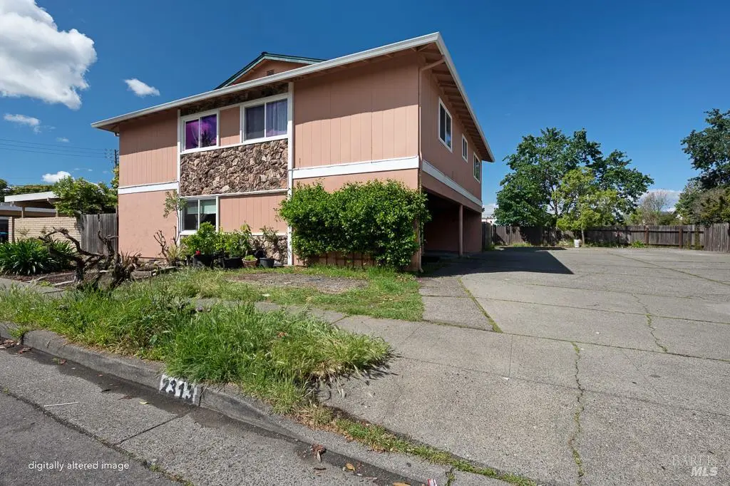 2313 Heidi Pl
