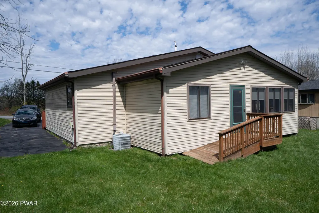 63 Ridgeview Dr