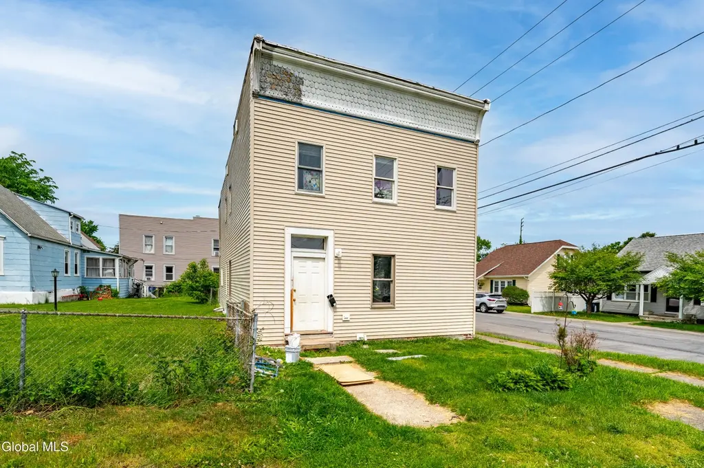 69 Adams Ave