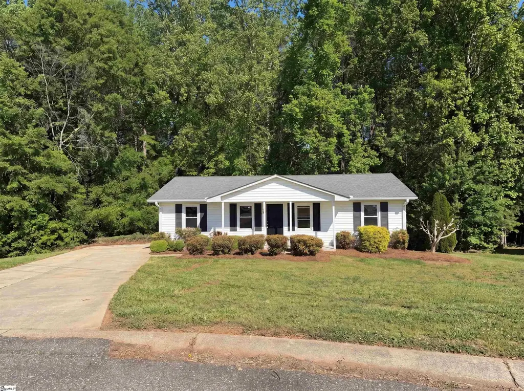 272 Wolfe Ln