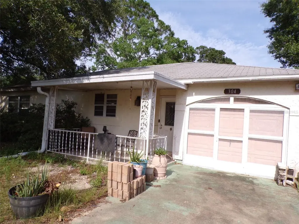 304 Oak Track Way