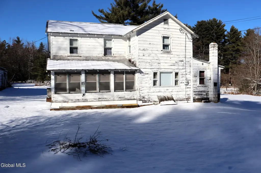 976 High St