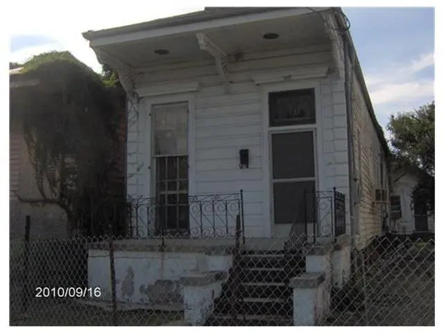 527 S Galvez St