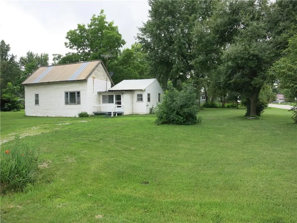 281 Maple St