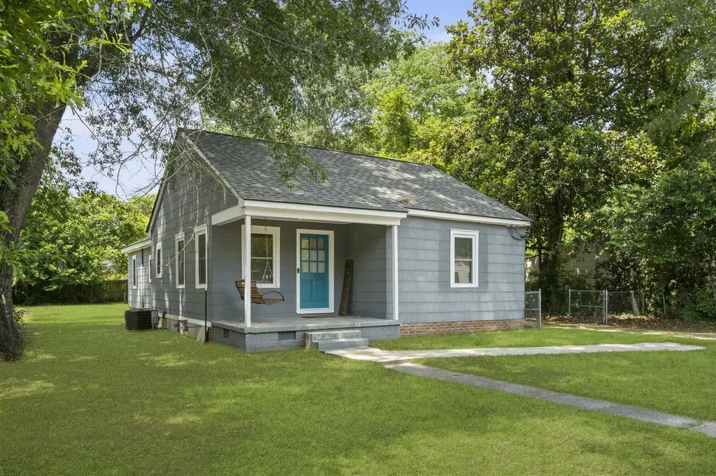 128 W Cherry Dr
