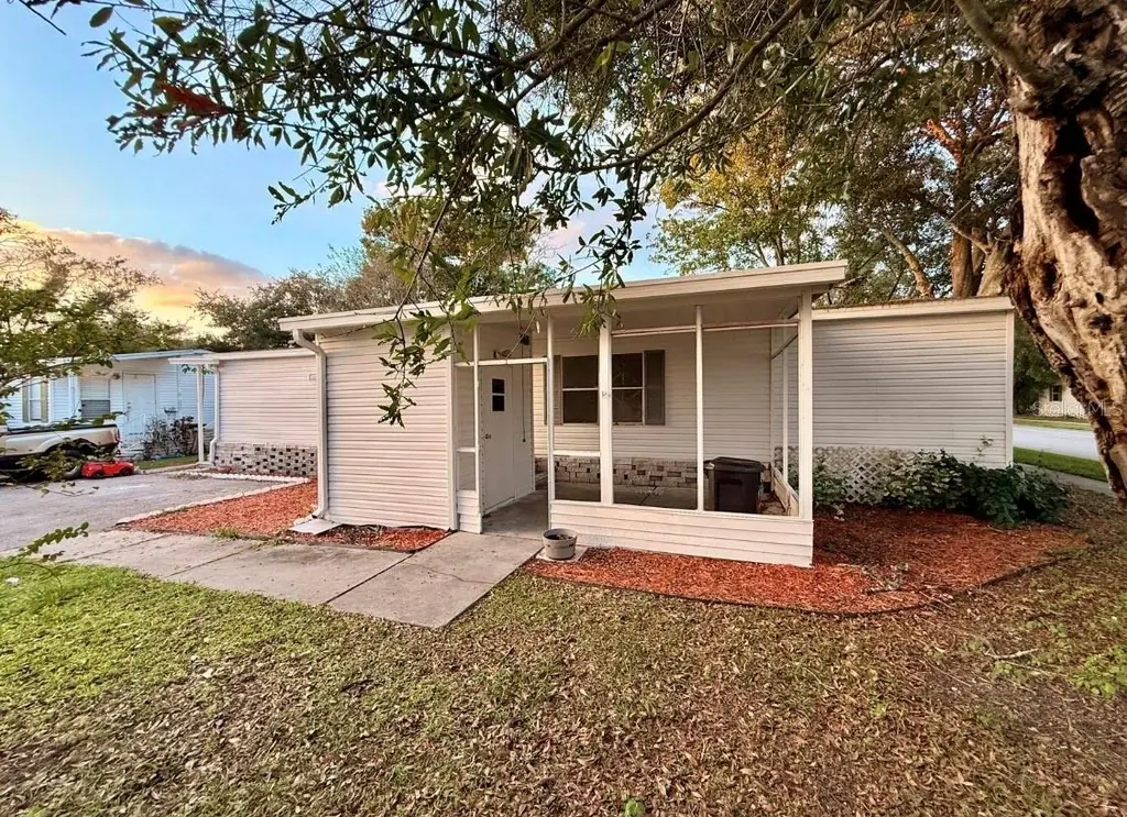 1515 Barkwood Ln