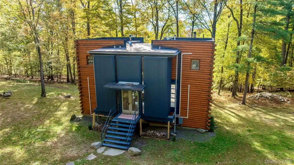 39 Hornbeck Ln