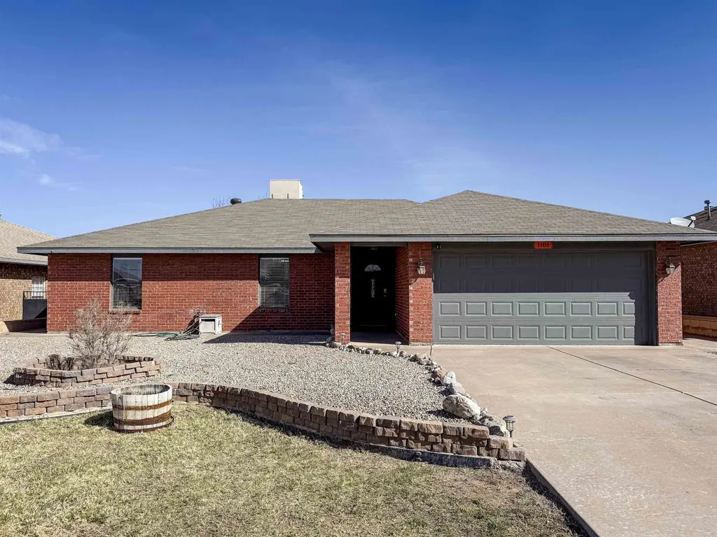 1101 Mimosa Ave