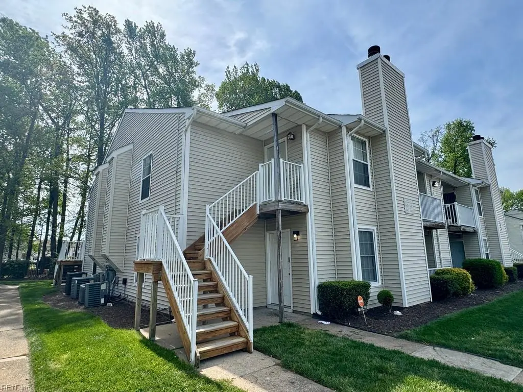 643 Crows Nest Ct #201