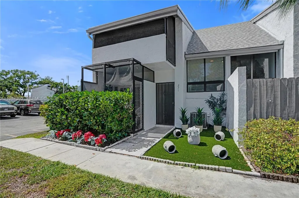 19220 NE 25th Ave Unit 271B