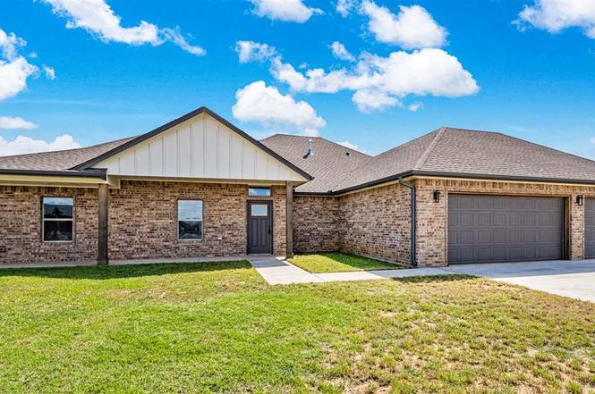 4297 Peak Ln
