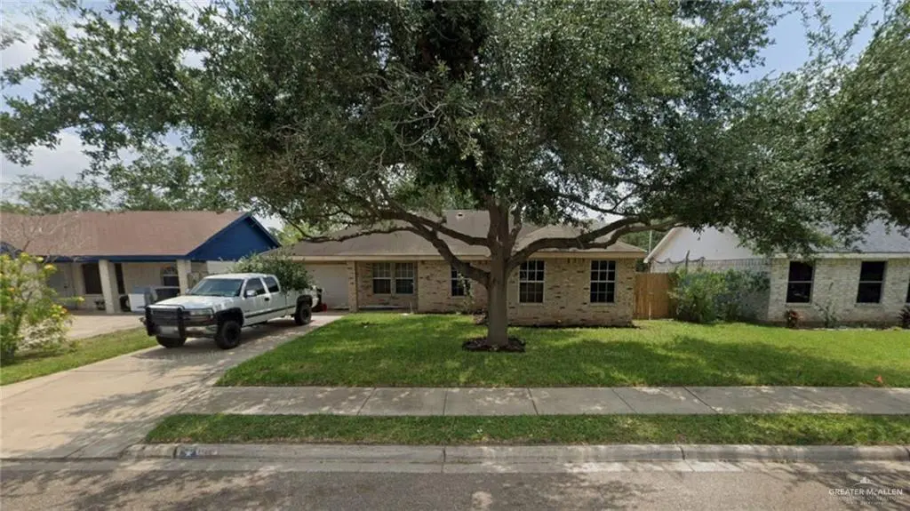 2201 Fullerton Ave
