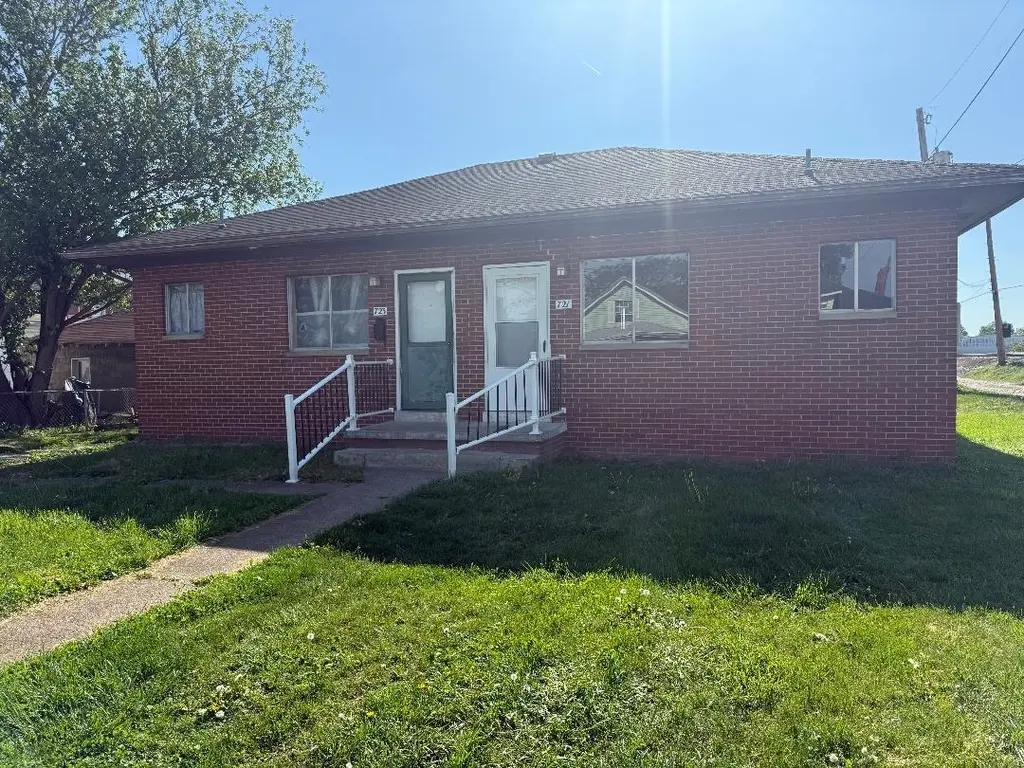 721-723 5th Street Rd