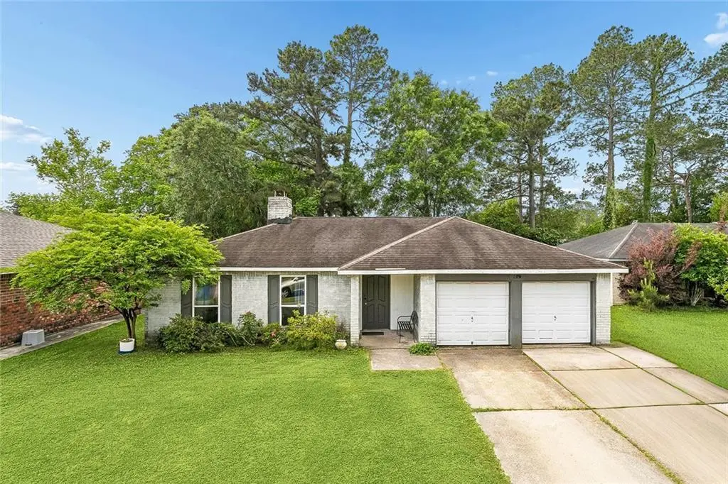 109 Castle Dr