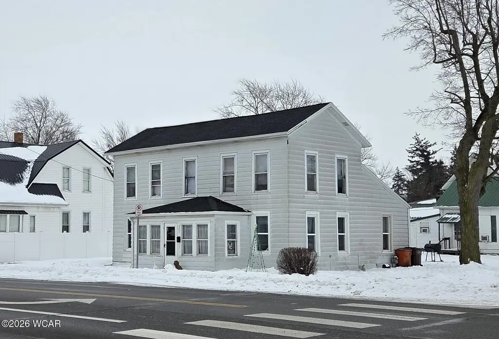 201 E 5th St
