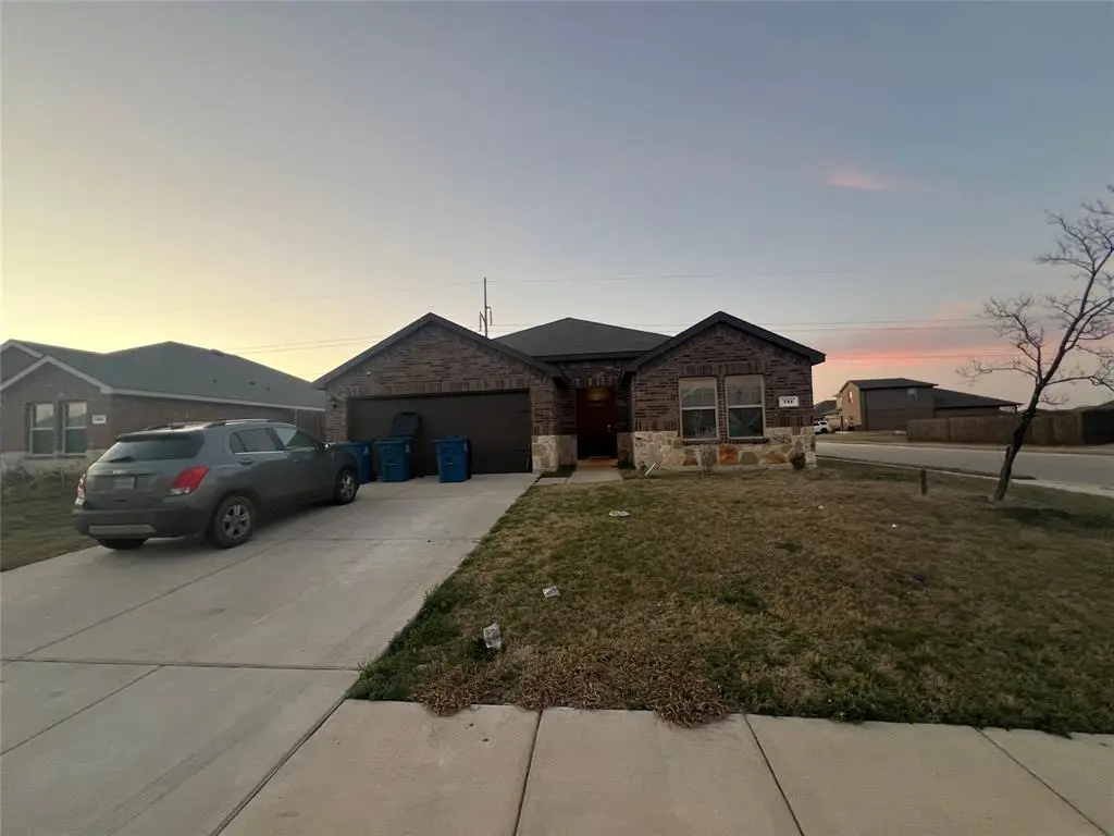 711 Heirloom Ln