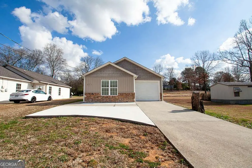 511 Circle Dr