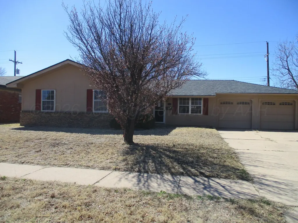 2725 Comanche Trl