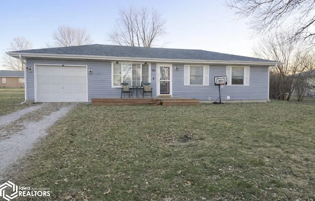 106 Kilbourn Ave
