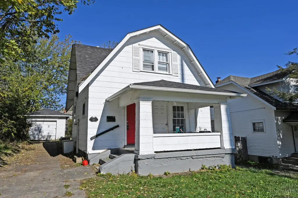 221 E Siebenthaler Ave