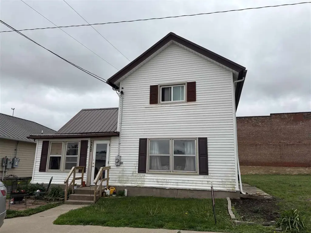 302 Long Ave