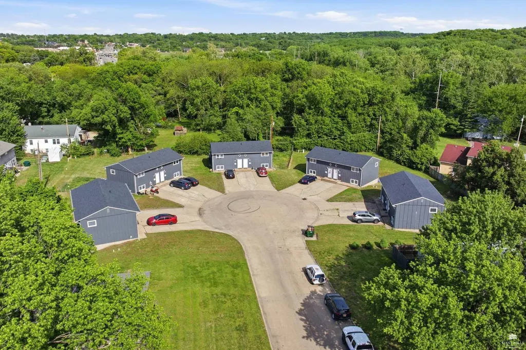 3311-3313 Fairman Cir