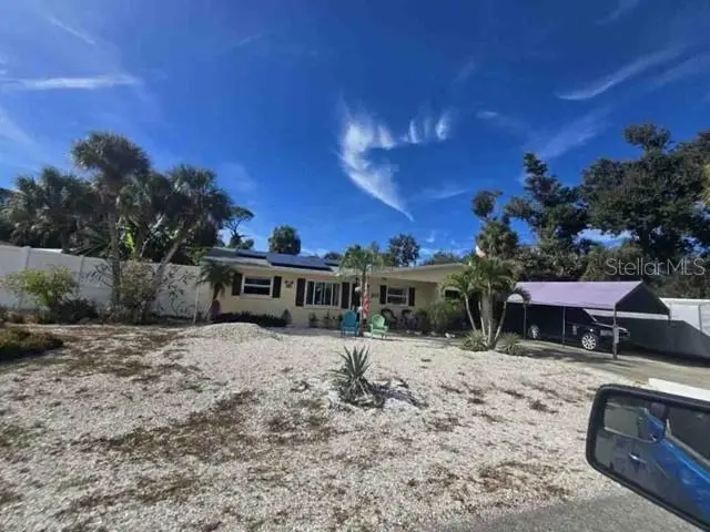 2426 Wisteria Rd