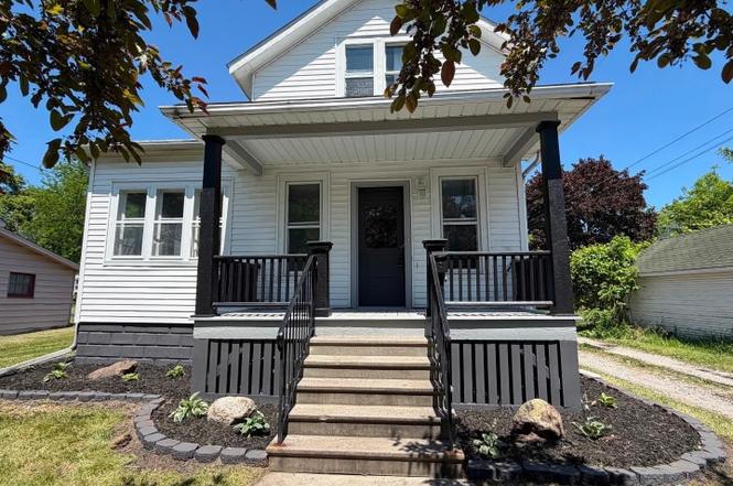 814 Mackinaw St