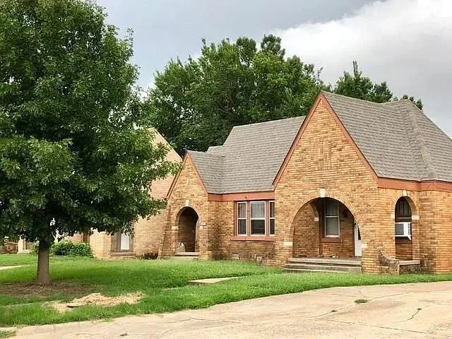 2536 NW 11th St