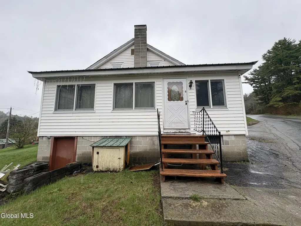 5 Barton Hill Rd