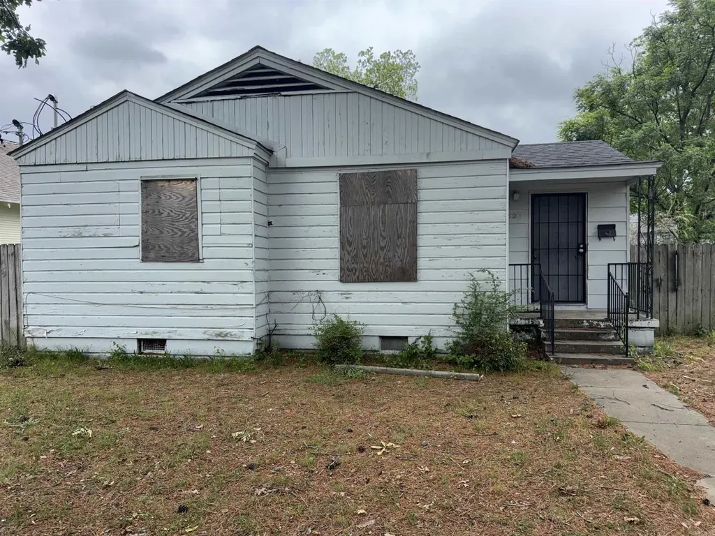 1620 Pike Ave