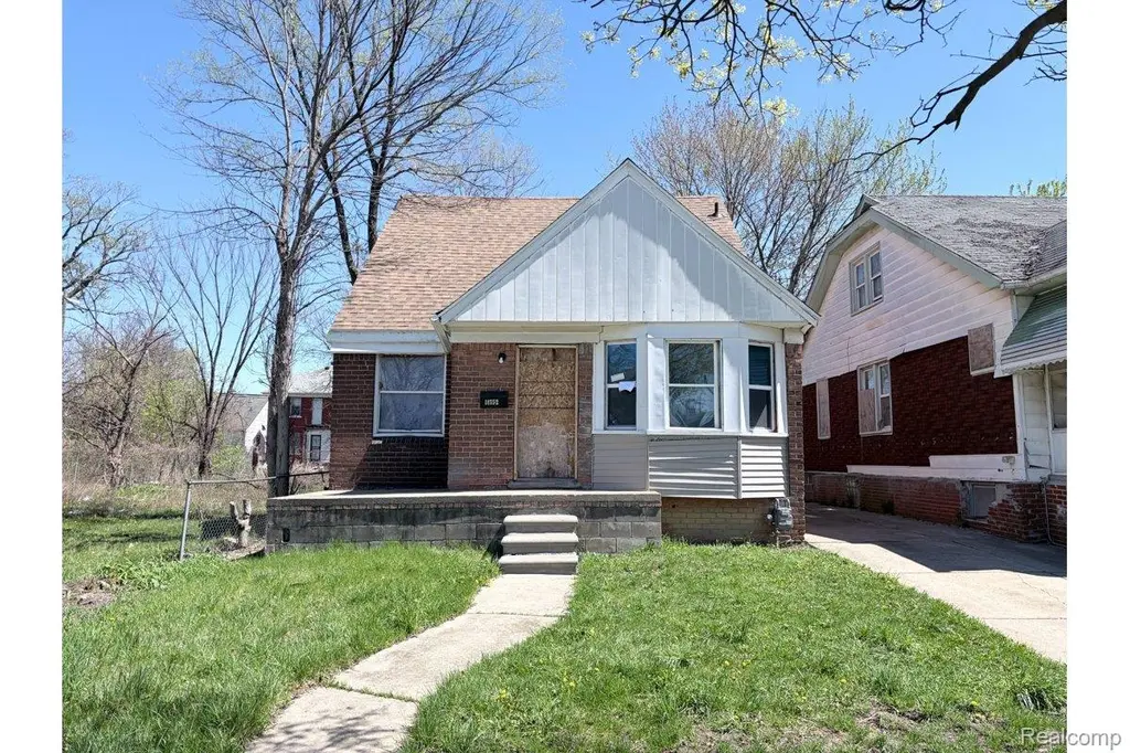 14752 Petoskey Ave
