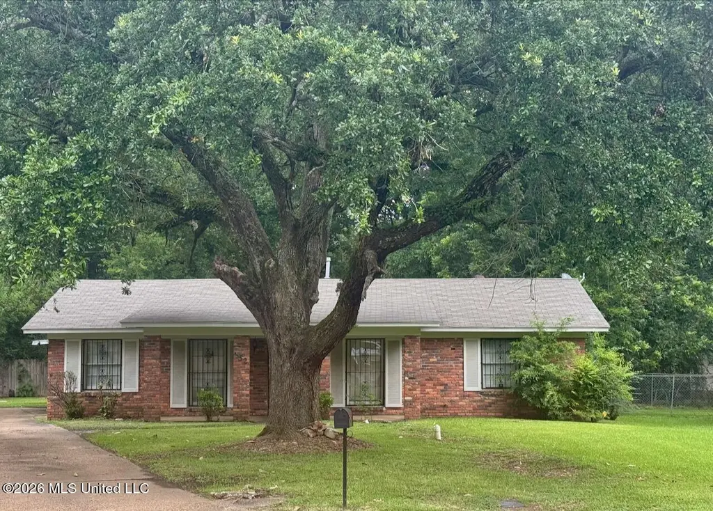 352 Catalina Cir