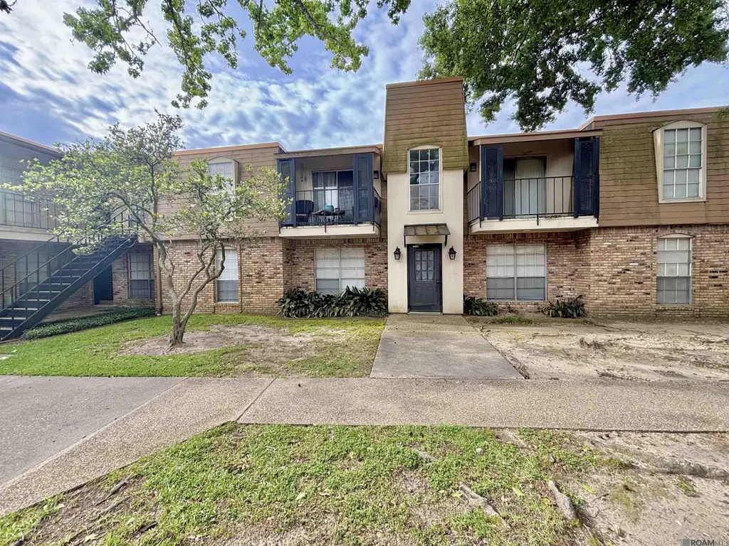 2100 College Dr #120