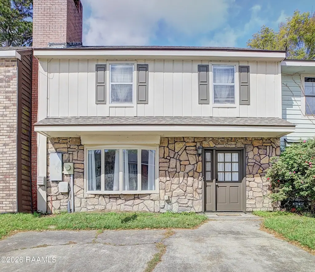 130 E Pamela Dr