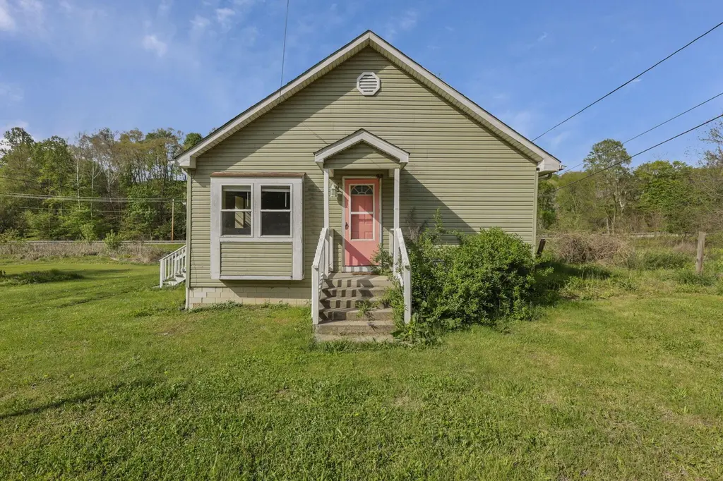 9611 Township Road 390a SE