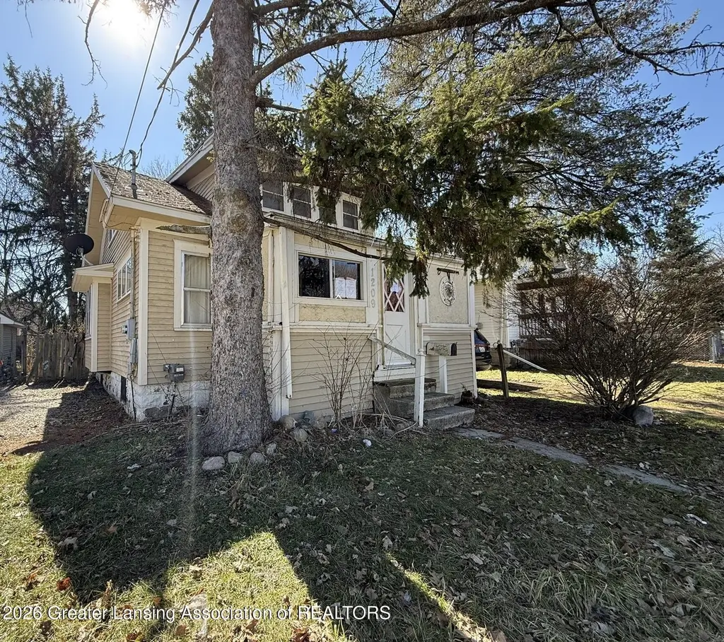 1209 W Mount Hope Ave