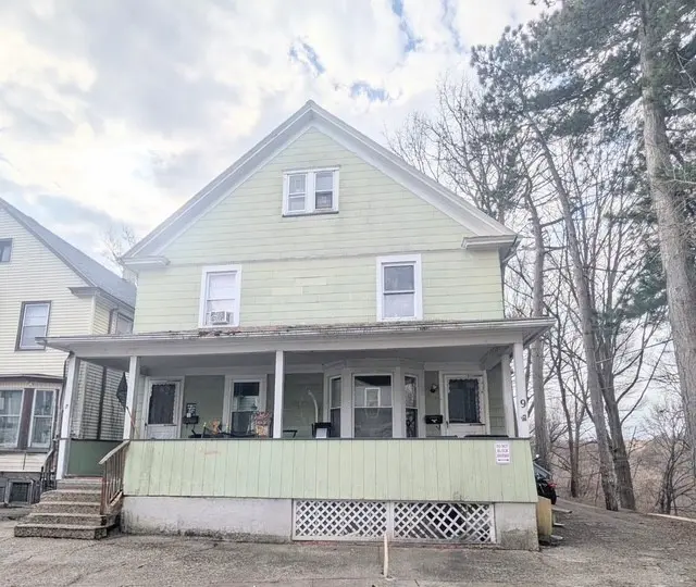 7 Riverbank Pl
