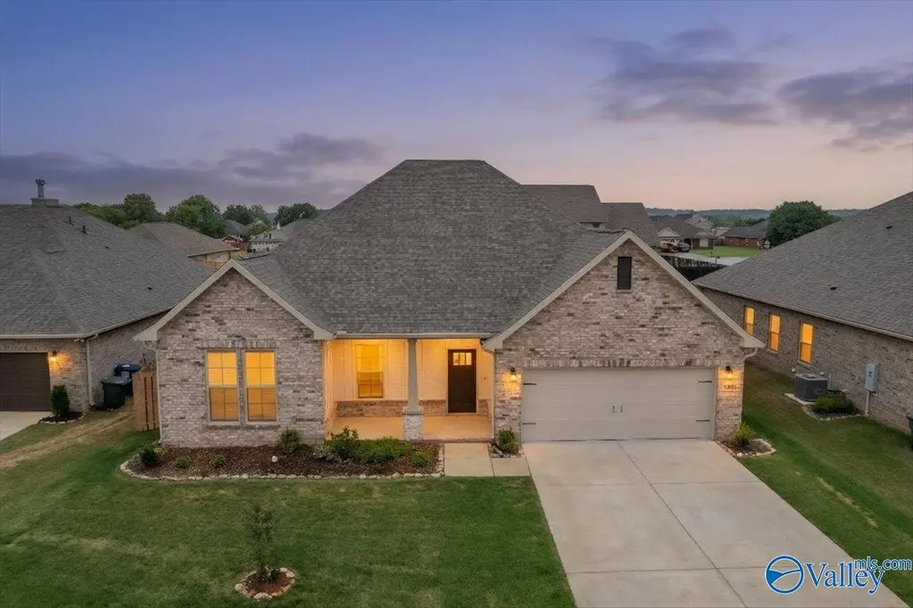 15908 NW Big Ben Dr